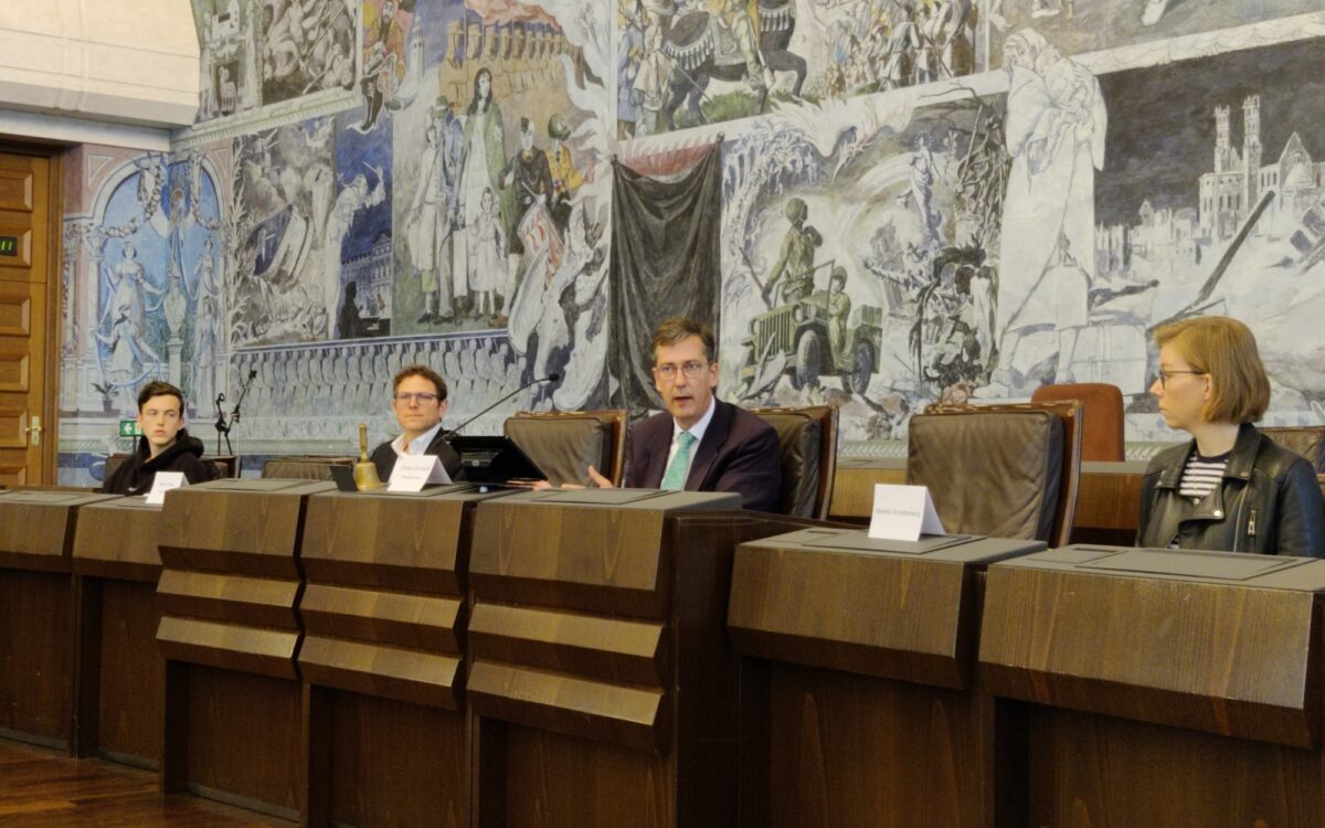 Pressekonferenz mit Organisatoren des Klimaentscheids im Rathaus Pressekonferenz mit Organisatoren des Klimaentscheids im Rathaus